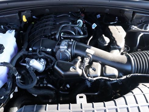 New 2025 Jeep Grand Cherokee Laredo w/ Luxury Tech Group I image 19