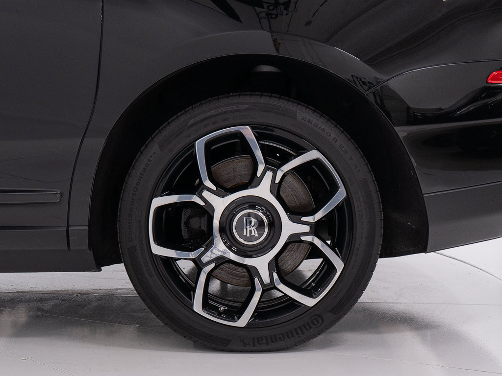 Certified 2022 Rolls-Royce Cullinan Black Badge w/ Dark Exterior Package AWD/4WD image 49
