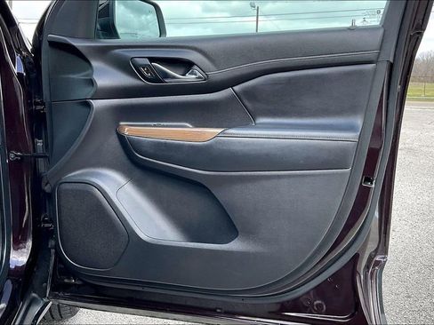 Used 2020 GMC Acadia SLE w/ Driver Convenience Package image 29