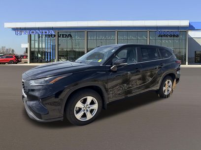 Used 2023 Toyota Highlander LE