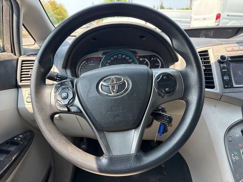 Used 2014 Toyota Venza LE AWD/4WD image 19