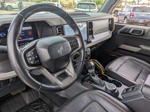 Used 2022 Ford Bronco Badlands image 18