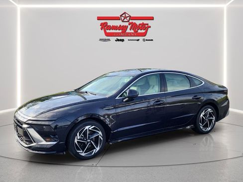Used 2024 Hyundai Sonata SEL w/ Convenience Package FWD image 1