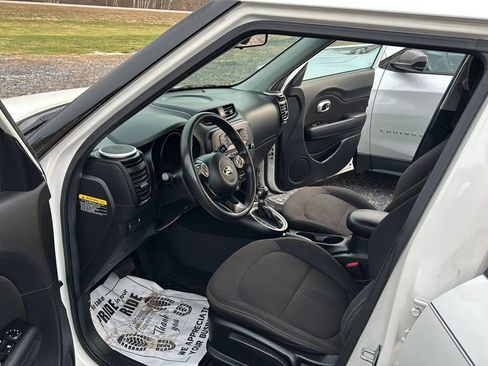 Used 2016 Kia Soul image 14