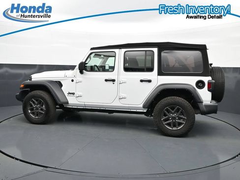 Used 2024 Jeep Wrangler Unlimited Sport AWD/4WD image 7