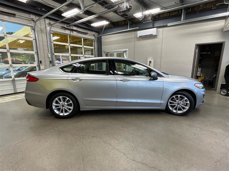 Used 2020 Ford Fusion SE FWD image 6