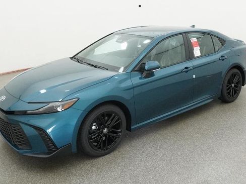 New 2026 Toyota Camry SE FWD image 9