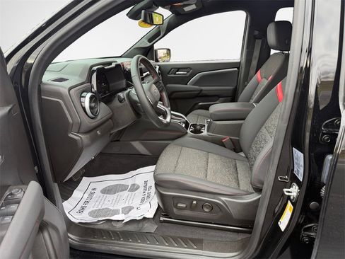 Certified 2024 Chevrolet Colorado Z71 w/ Z71 Convenience Package 2 image 11