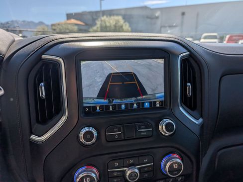 Used 2021 GMC Sierra 1500 AT4 w/ Technology Package AWD/4WD image 18
