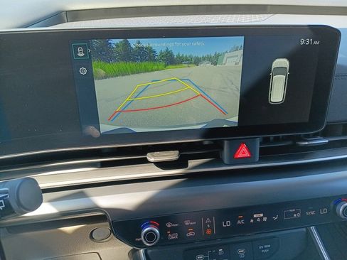 Used 2026 Kia Carnival FWD image 8
