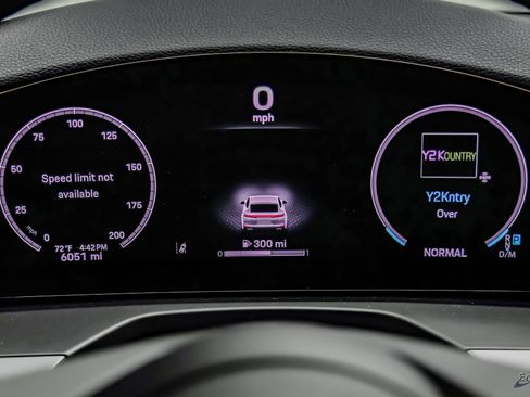 Used 2025 Porsche Panamera w/ Premium Package image 65