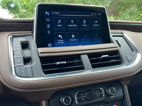 Used 2023 Chevrolet Tahoe High Country AWD/4WD image 32