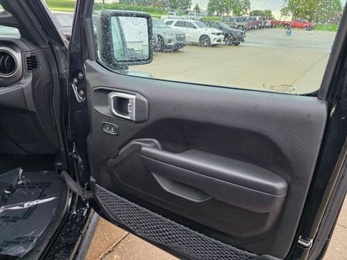Used 2023 Jeep Wrangler Unlimited w/ Sun & Screen Package AWD/4WD image 20