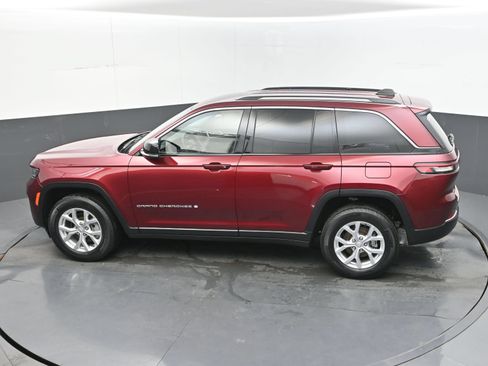 Used 2023 Jeep Grand Cherokee Limited AWD/4WD image 36