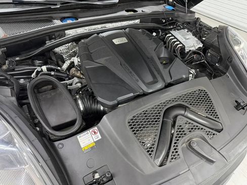 Used 2022 Porsche Macan S AWD/4WD image 49
