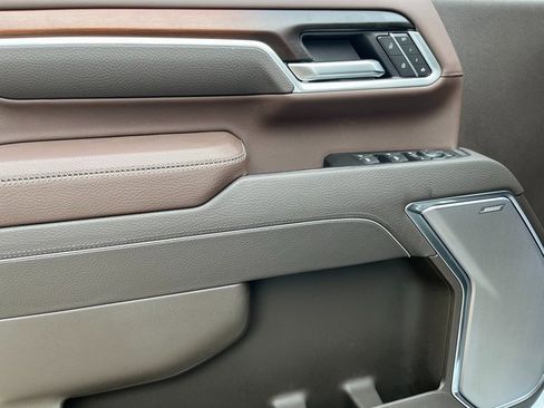 New 2026 GMC Sierra 2500 Denali w/ Denali Reserve Package image 9