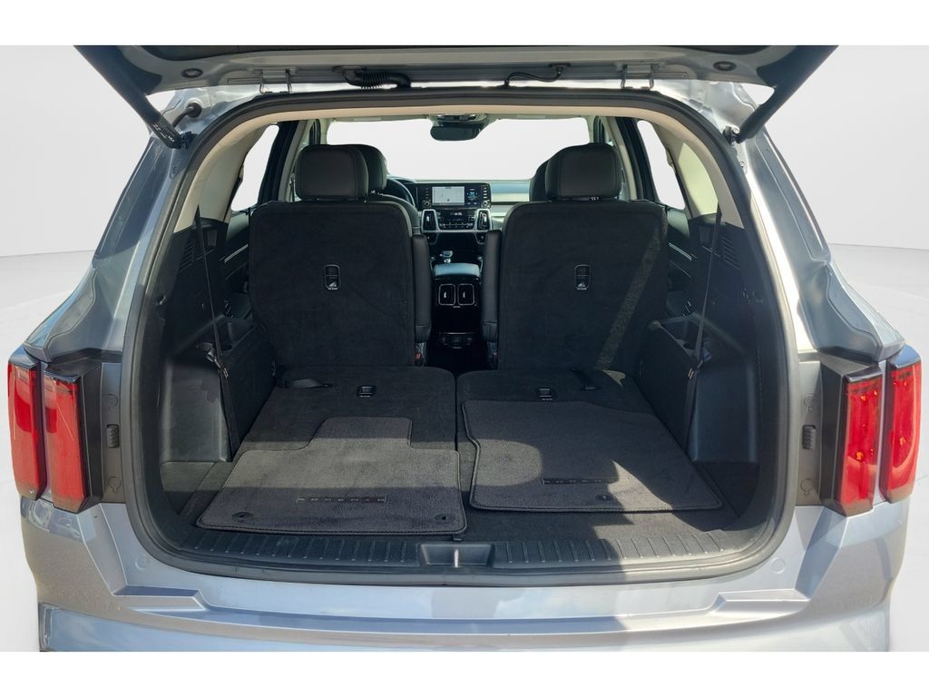 Used 2023 Kia Sorento SX AWD/4WD image 9