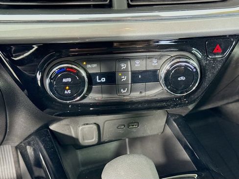 Used 2025 Chevrolet Trax LT FWD image 16