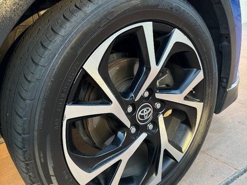 Used 2019 Toyota C-HR Limited image 34