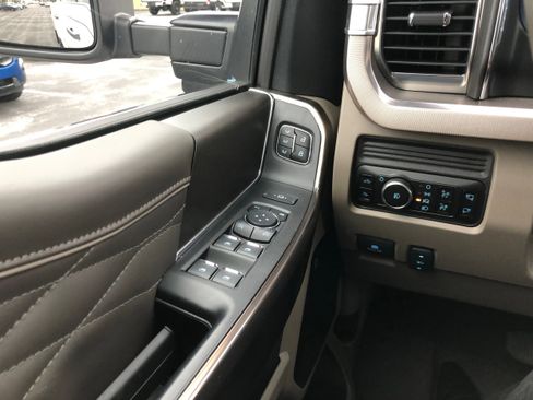 Used 2025 Ford F250 Platinum w/ Platinum Plus Package image 19