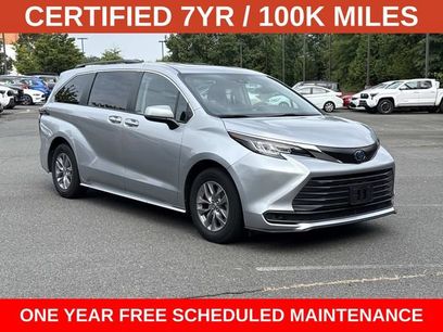 Used 2023 Toyota Sienna LE w/ LE Plus Package