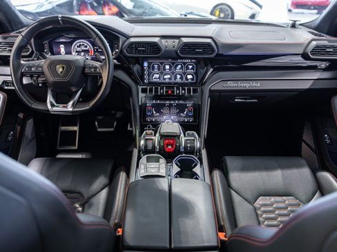 Used 2021 Lamborghini Urus AWD/4WD image 49