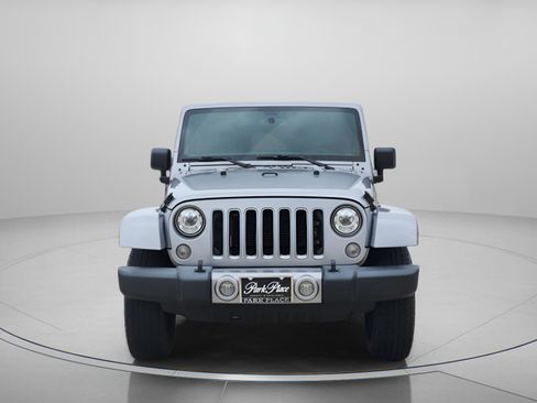 Used 2018 Jeep Wrangler Sahara w/ Connectivity Group image 6