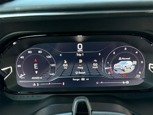 Used 2023 GMC Yukon XL Denali image 13