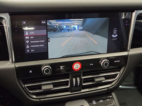 Certified 2026 Porsche Macan AWD/4WD image 23