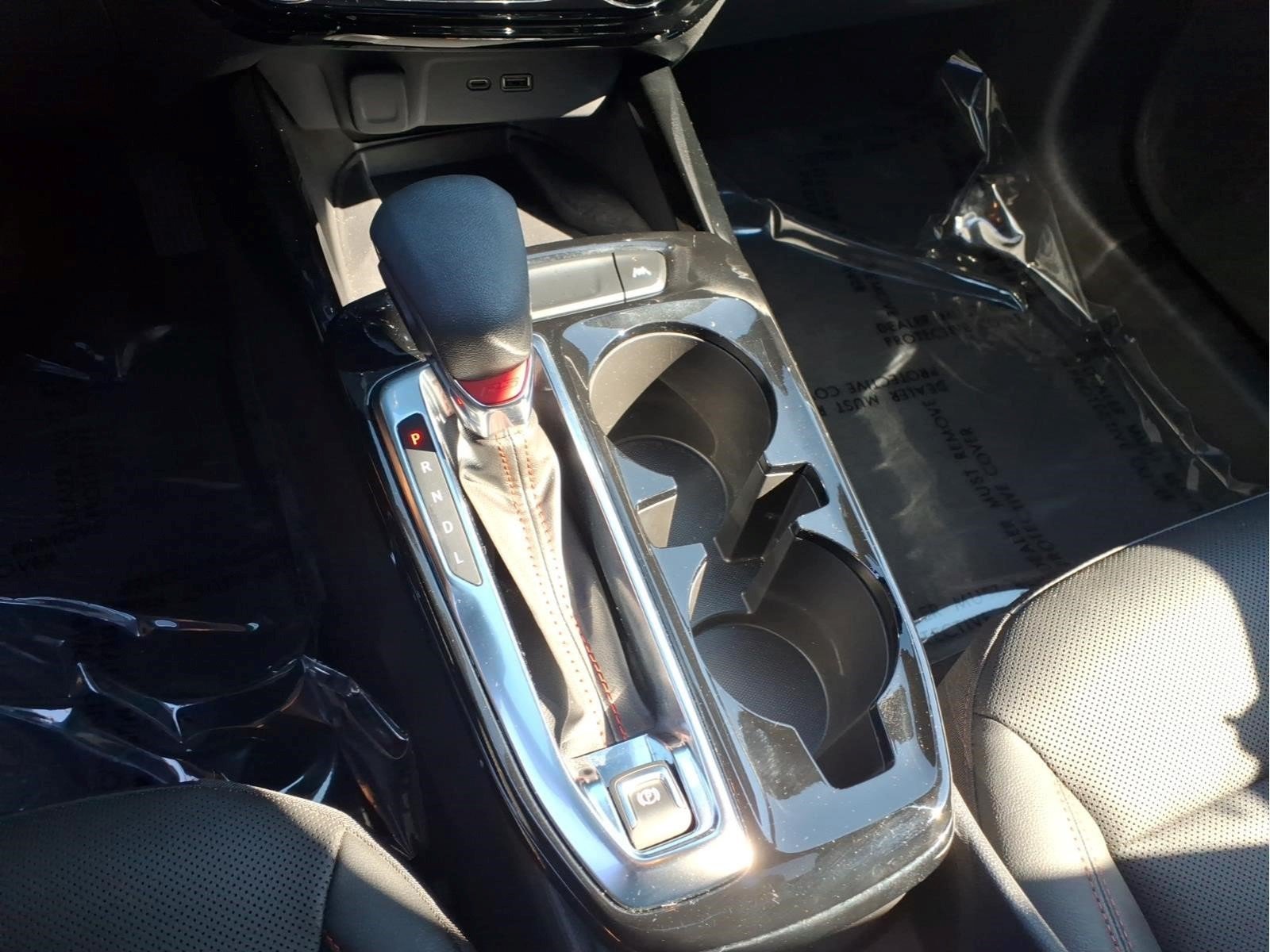 Used 2024 Chevrolet Trax RS w/ Sunroof Package FWD image 17