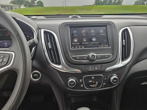Used 2022 Chevrolet Equinox LT FWD image 17