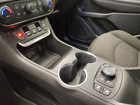 Used 2020 GMC Terrain SLE w/ Driver Convenience Package image 26