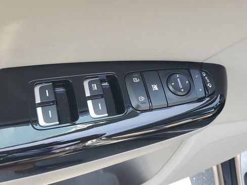 Used 2022 Kia Sportage EX AWD/4WD image 16