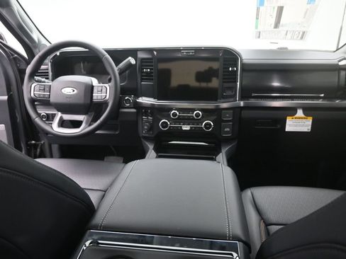 New 2026 Ford F250 Lariat w/ Black Appearance Package image 28