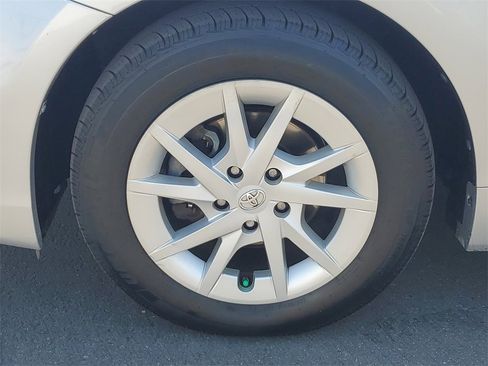 Used 2014 Toyota Prius V Two image 4