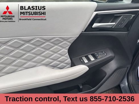 Used 2025 Mitsubishi Outlander SEL image 22