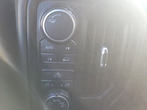 Used 2021 Chevrolet Silverado 1500 Custom image 13