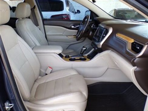 Used 2018 GMC Acadia Denali w/ Technology Package FWD image 29