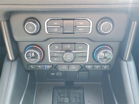 Used 2022 Chevrolet Tahoe High Country image 33