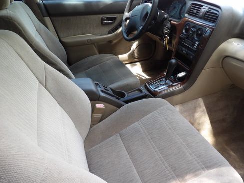 Used 2001 Subaru Outback Wagon image 29