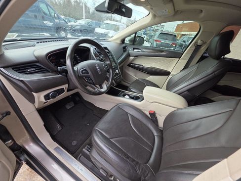 Used 2018 Lincoln MKC Reserve w/ Lincoln MKC Climate Package image 9