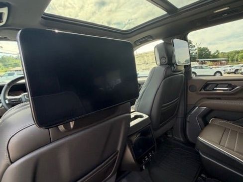 New 2026 GMC Yukon XL Denali Ultimate AWD/4WD image 17