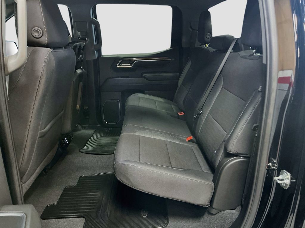 Used 2025 Chevrolet Silverado 1500 LT AWD/4WD image 24