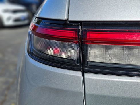 Used 2022 Jeep Grand Cherokee Limited image 9