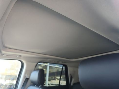 Used 2025 Ford Expedition Platinum image 6