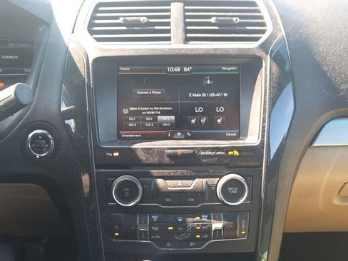 Used 2016 Ford Explorer XLT w/ Equipment Group 202A AWD/4WD image 29