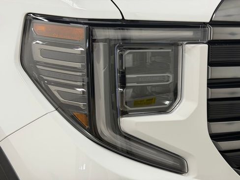 Certified 2023 GMC Sierra 1500 AT4 w/ AT4 Preferred Package image 18