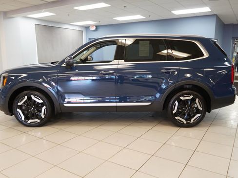Used 2024 Kia Telluride S w/ S Sunroof Package image 2
