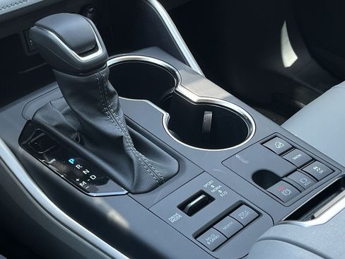 New 2026 Toyota Highlander XLE AWD/4WD image 17