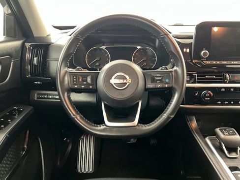 Certified 2025 Nissan Pathfinder SV image 12